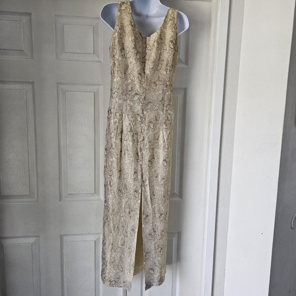 Golden lace formal dress - Picture 3 of 7